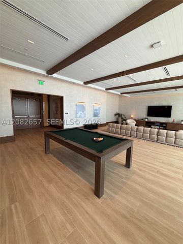 2411 Laguna Circle 2703, North Miami, FL 33181