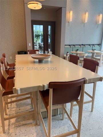 2411 Laguna Circle 2703, North Miami, FL 33181