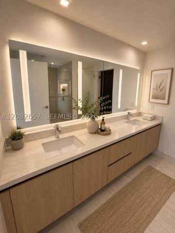 2411 Laguna Circle 2703, North Miami, FL 33181