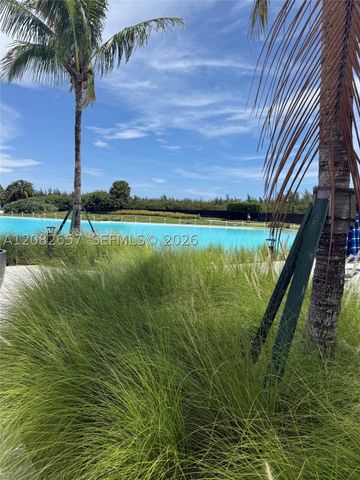 2411 Laguna Circle 2703, North Miami, FL 33181