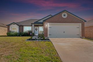 137 Lignite DR, Jarrell, TX 76537