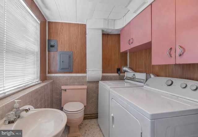 250 E WILLIAMS AVE, Barrington, NJ 08007