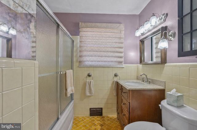 250 E WILLIAMS AVE, Barrington, NJ 08007