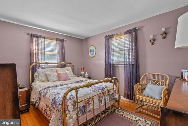 250 E WILLIAMS AVE, Barrington, NJ 08007