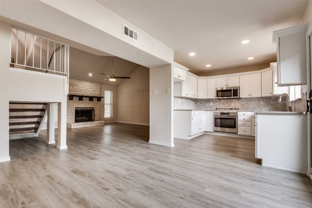 2013 Toulon Lane, Carrollton, TX 75007