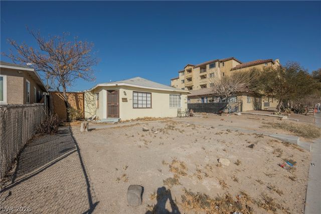 203 North 13th Street, Las Vegas, NV 89101