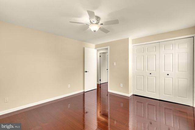 7945 FREEHOLLOW DR, Falls Church, VA 22042