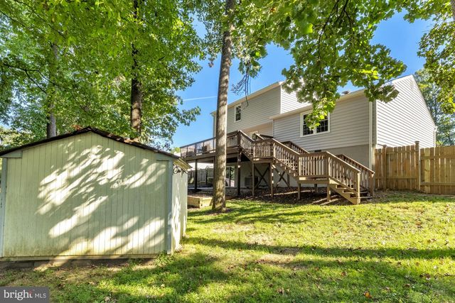 7945 FREEHOLLOW DR, Falls Church, VA 22042