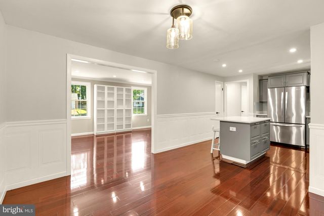7945 FREEHOLLOW DR, Falls Church, VA 22042