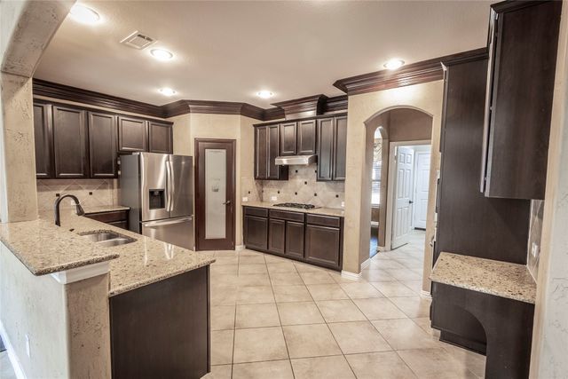 2931 Bandera, Grand Prairie, TX 75054