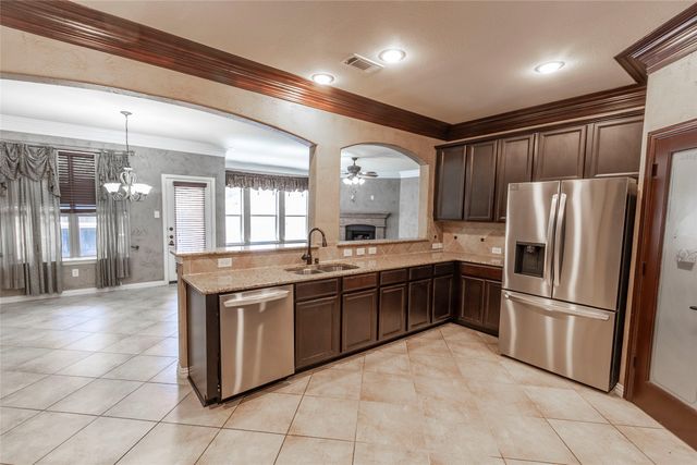 2931 Bandera, Grand Prairie, TX 75054