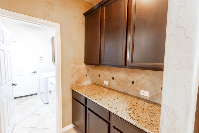 2931 Bandera, Grand Prairie, TX 75054