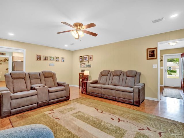 8303 Lyric Dr, Pensacola, FL 32514