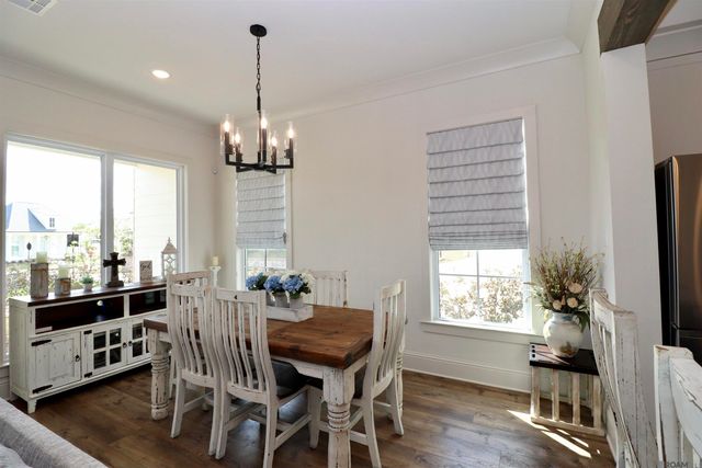 3084 Parkside Ln, St Francisville, LA 70775