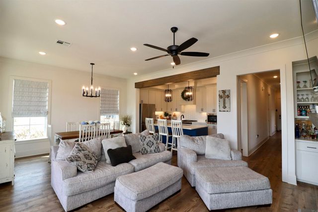 3084 Parkside Ln, St Francisville, LA 70775