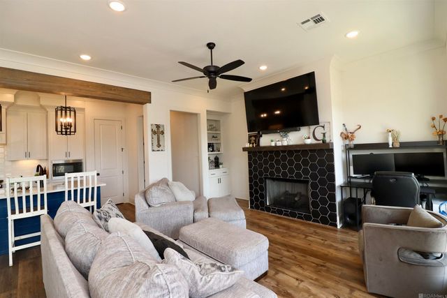 3084 Parkside Ln, St Francisville, LA 70775