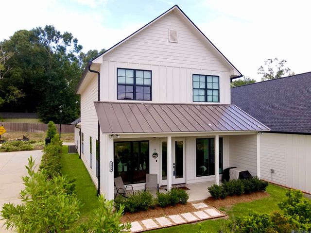 3084 Parkside Ln, St Francisville, LA 70775