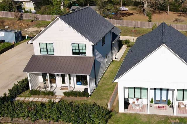 3084 Parkside Ln, St Francisville, LA 70775