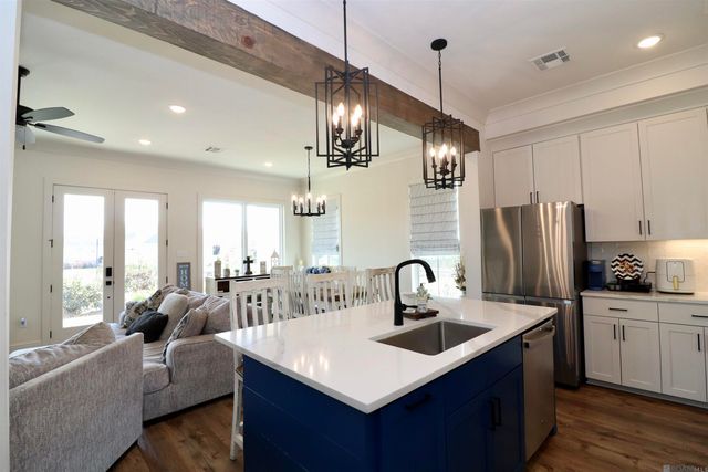 3084 Parkside Ln, St Francisville, LA 70775