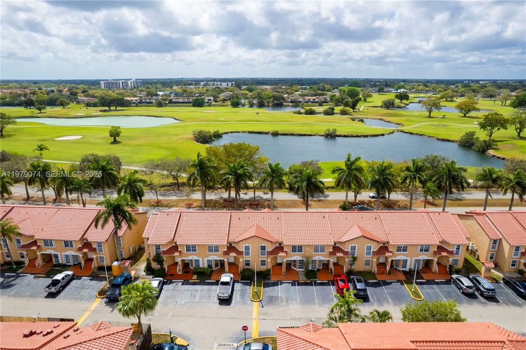 14260 SW 57th Ln 2-203, Miami, FL 33183