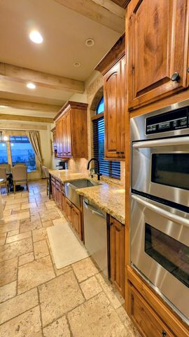 850 NE Tokay Heights, Grants Pass, OR 97526