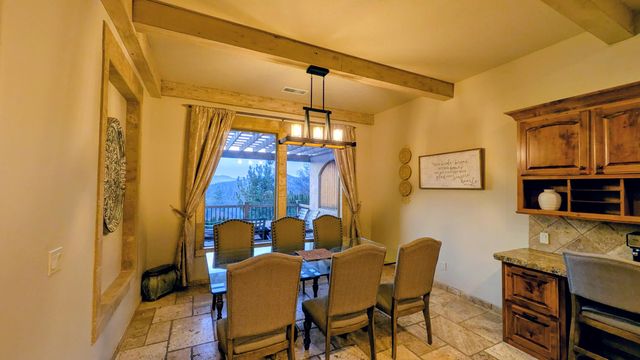 850 NE Tokay Heights, Grants Pass, OR 97526