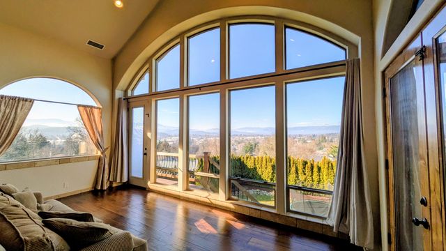 850 NE Tokay Heights, Grants Pass, OR 97526