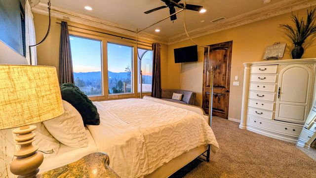 850 NE Tokay Heights, Grants Pass, OR 97526