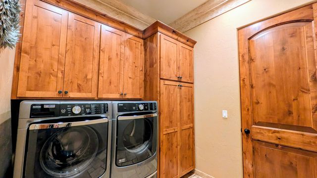 850 NE Tokay Heights, Grants Pass, OR 97526