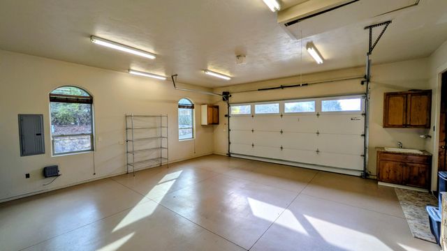 850 NE Tokay Heights, Grants Pass, OR 97526