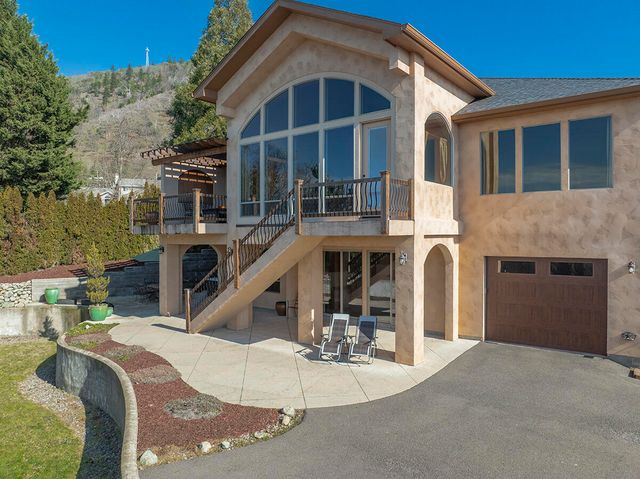 850 NE Tokay Heights, Grants Pass, OR 97526