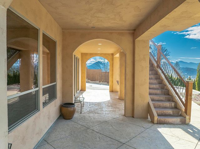 850 NE Tokay Heights, Grants Pass, OR 97526