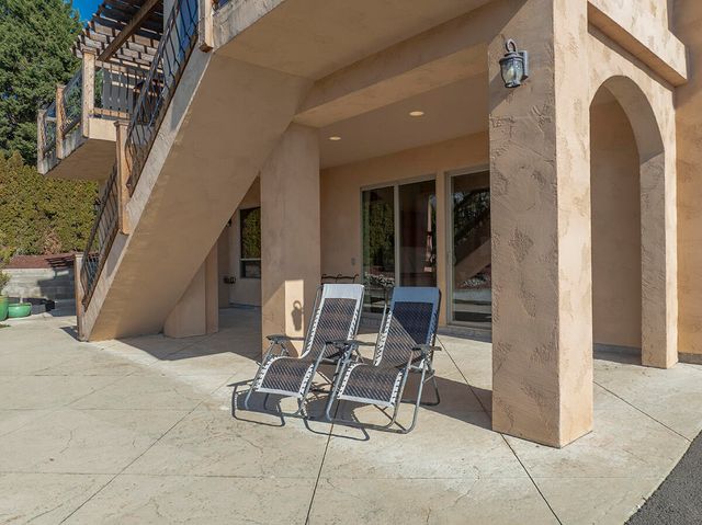 850 NE Tokay Heights, Grants Pass, OR 97526