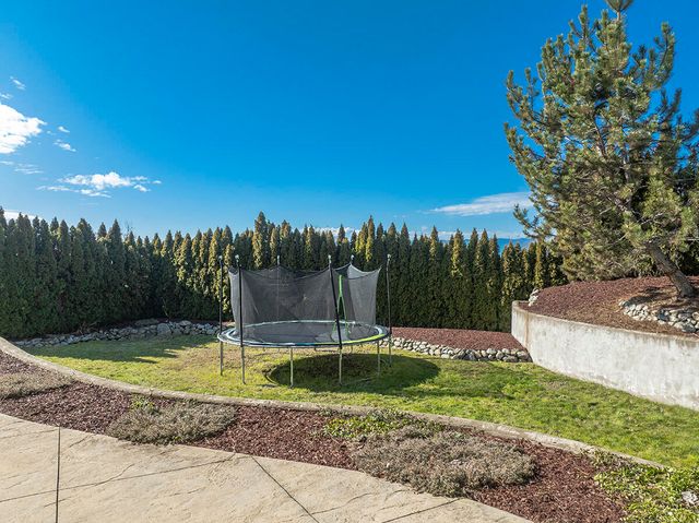 850 NE Tokay Heights, Grants Pass, OR 97526