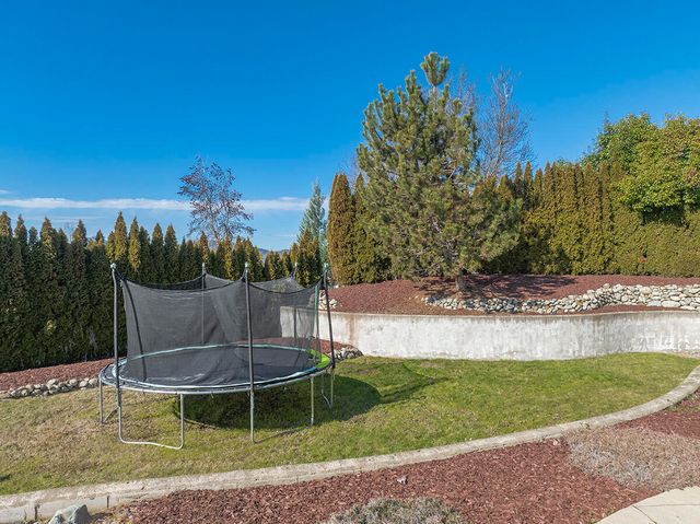 850 NE Tokay Heights, Grants Pass, OR 97526
