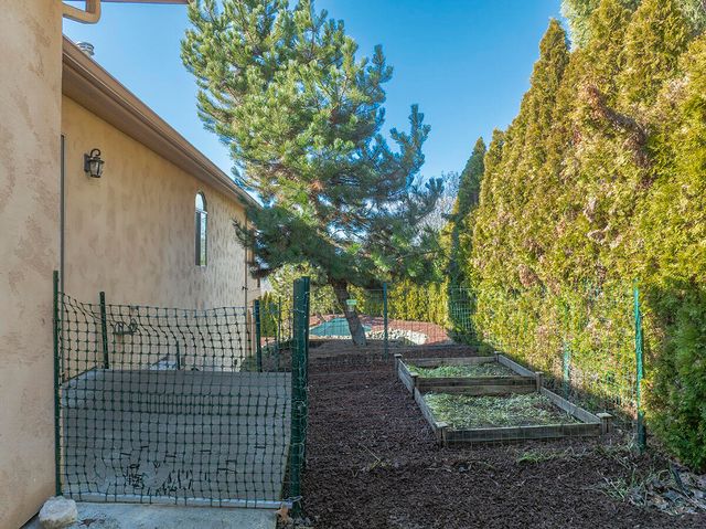 850 NE Tokay Heights, Grants Pass, OR 97526