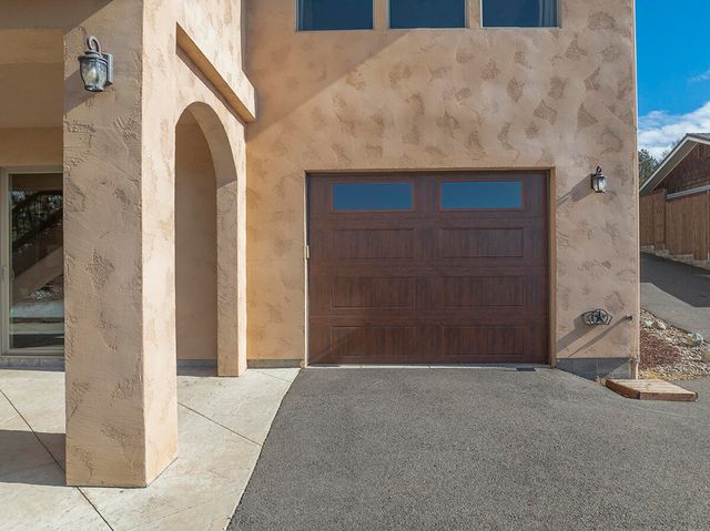 850 NE Tokay Heights, Grants Pass, OR 97526