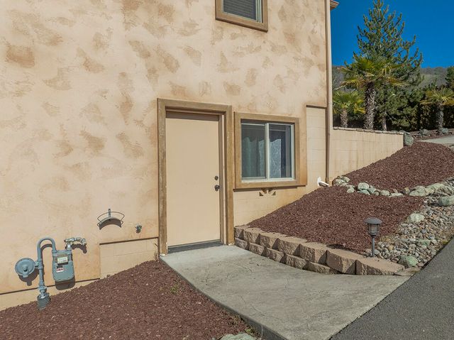 850 NE Tokay Heights, Grants Pass, OR 97526