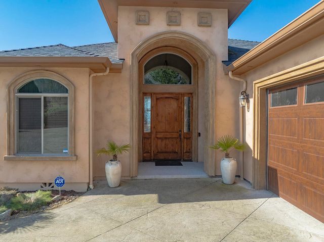 850 NE Tokay Heights, Grants Pass, OR 97526