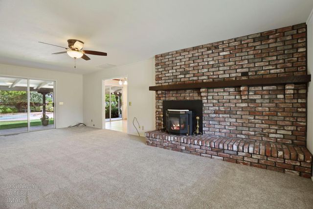 1077 Beyer Ln, Stockton, CA 95215