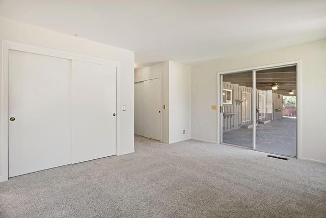 1077 Beyer Ln, Stockton, CA 95215