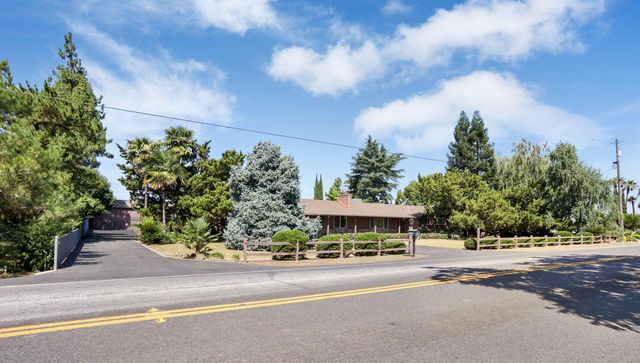 1077 Beyer Ln, Stockton, CA 95215