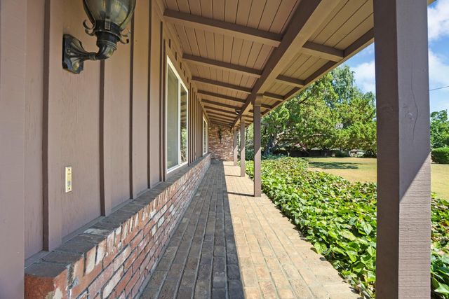 1077 Beyer Ln, Stockton, CA 95215