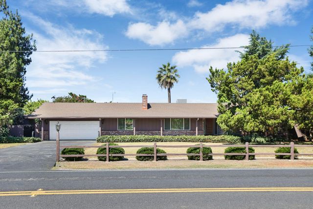 1077 Beyer Ln, Stockton, CA 95215