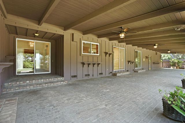 1077 Beyer Ln, Stockton, CA 95215