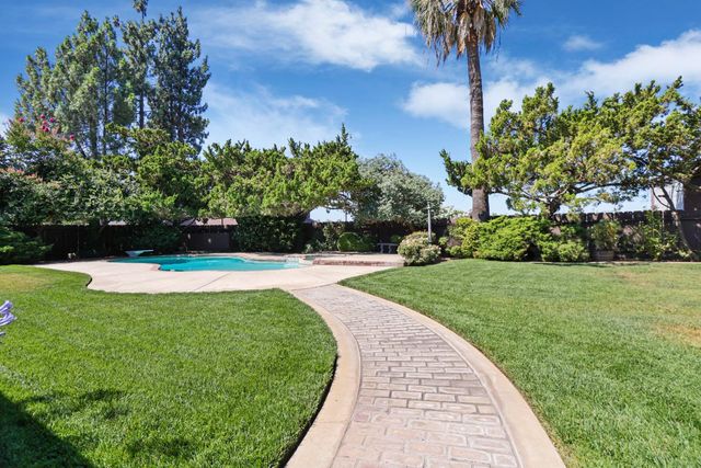 1077 Beyer Ln, Stockton, CA 95215