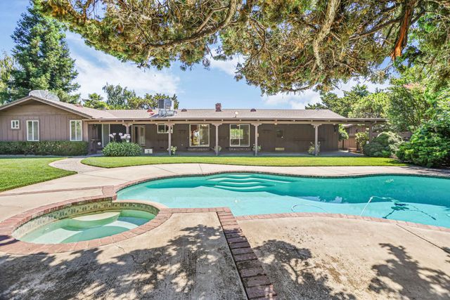 1077 Beyer Ln, Stockton, CA 95215