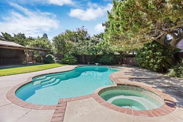 1077 Beyer Ln, Stockton, CA 95215