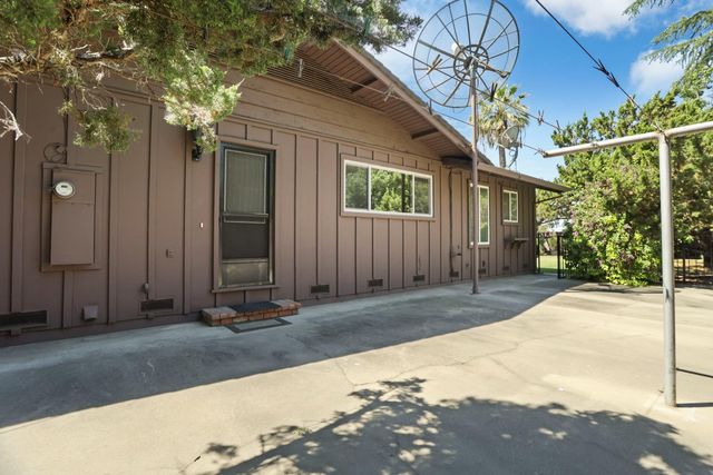 1077 Beyer Ln, Stockton, CA 95215