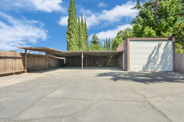 1077 Beyer Ln, Stockton, CA 95215